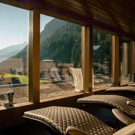 Alpin Tuxerhof מלון 5*